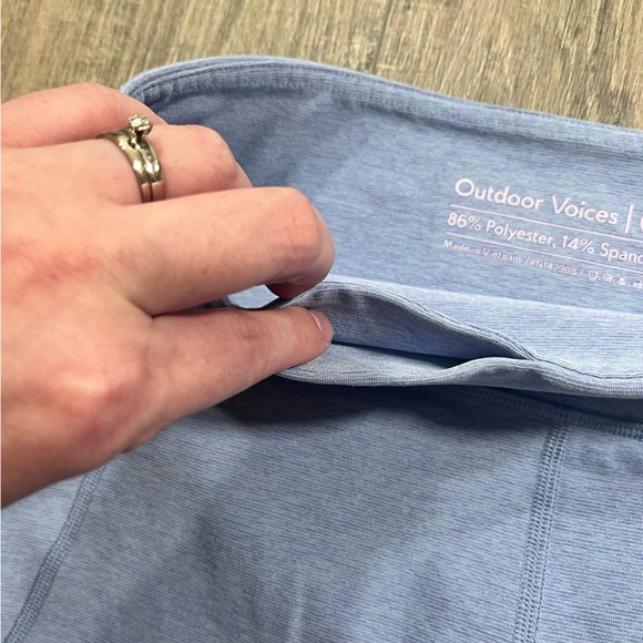 Outdoor Voices Blue Cropped Leggings Size Medium - Picture 4 of 7